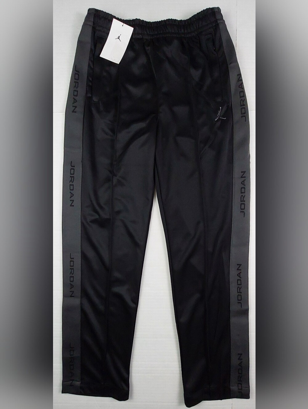 Jordan Essentials Tracksuit Pants Mens Medium Black Standard HF9341-010 NWT $65